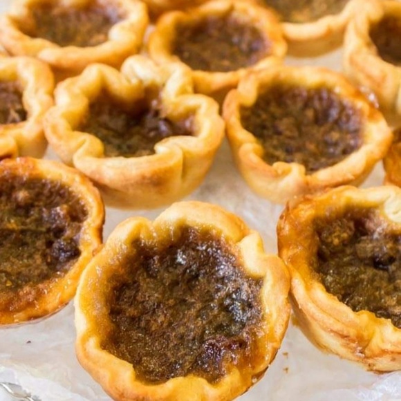 Meet your Posher, Dodie - Picture 1 of 1